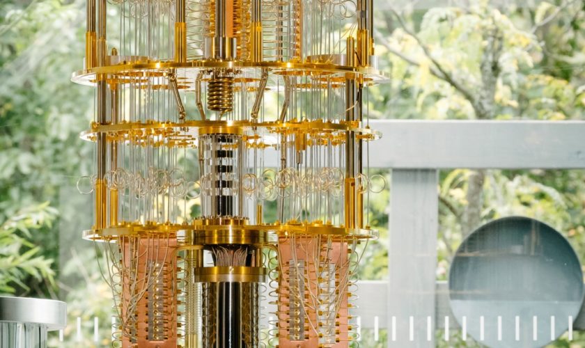 Ibm R V Le Un Prototype D Ordinateur Quantique De Qubits