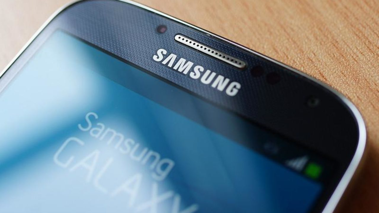 Galaxy S5 Un Ecran Amoled De 5 25 Pouces 2k Entre En Production De Masse
