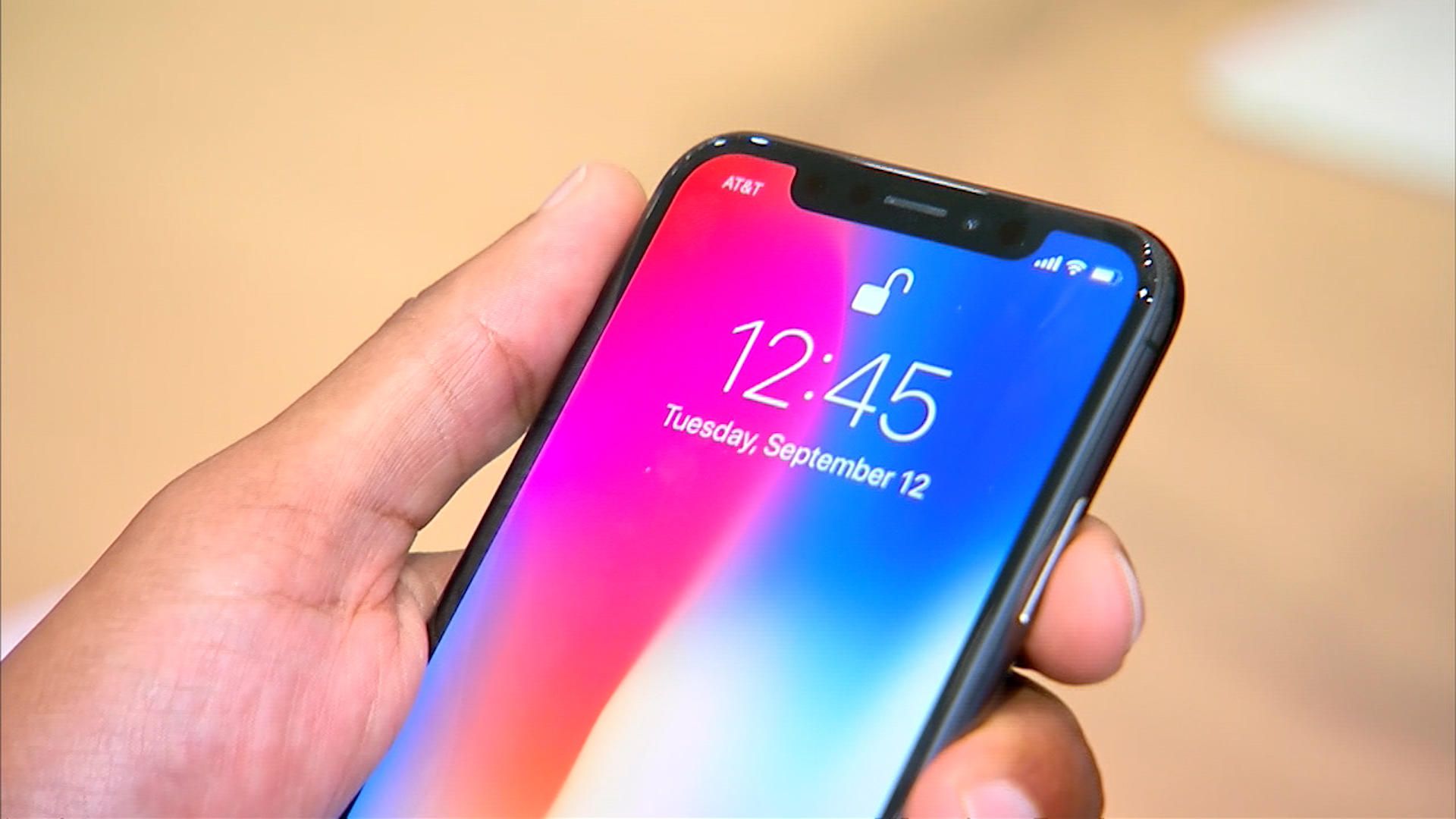 lg didnt manufacture any oled screen phone iphone x so far