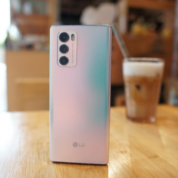 LG Wing Hands On XDA20