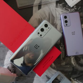 Unboxing OnePlus 9 17