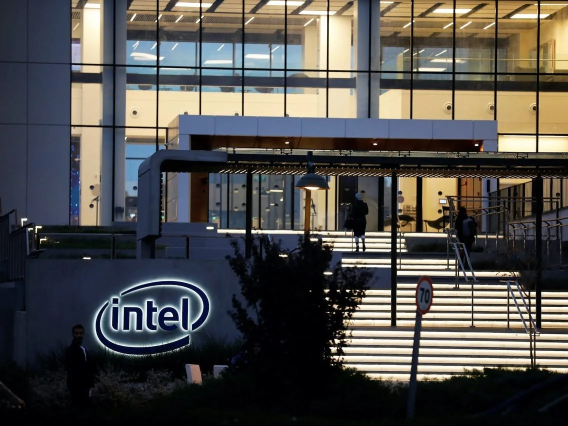 Intel annonce 15 000 licenciements pour réduire les coûts de 10 milliards d’ici 2025