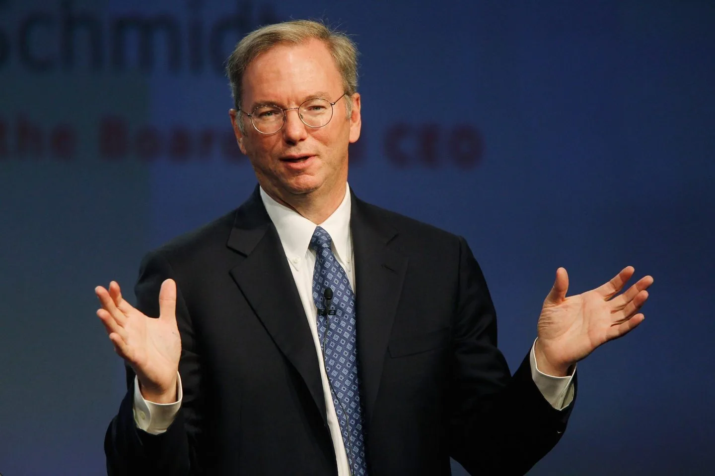 Eric Schmidt sur Google : « Travailler moins n’est pas la clé du succès dans l’IA »