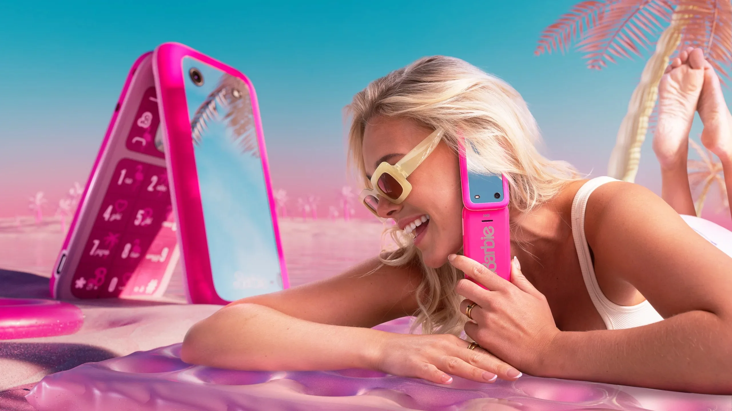 Barbie Phone : Le smartphone à clapet rétro de HMD et Mattel pour une déconnexion stylée