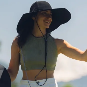 EcoFlow Power Hat : Rechargez votre téléphone au soleil avec ce chapeau innovant