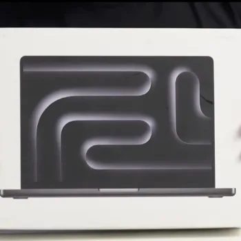 MacBook Pro M4 : Unboxing surprise, fuite ou manipulation ?