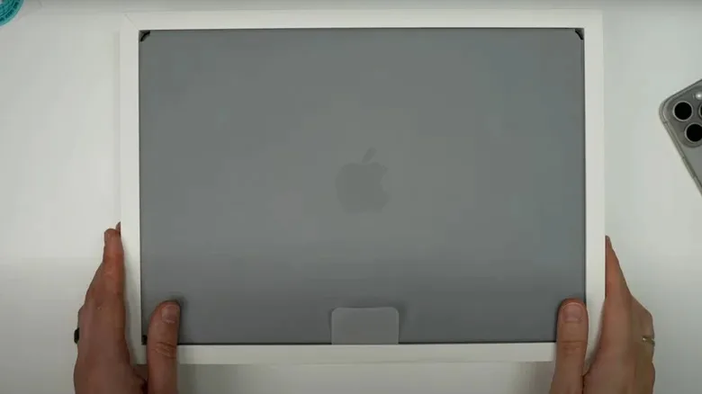 macbook pro m4 1 jpg