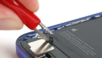 VoltClip : l'outil indispensable pour remplacer la batterie de votre iPhone 16