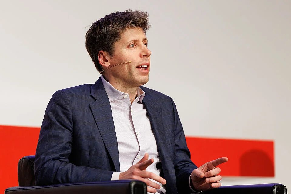 GPT-5 : Sam Altman admet qu'il pourrait être moins intelligent que l'IA !