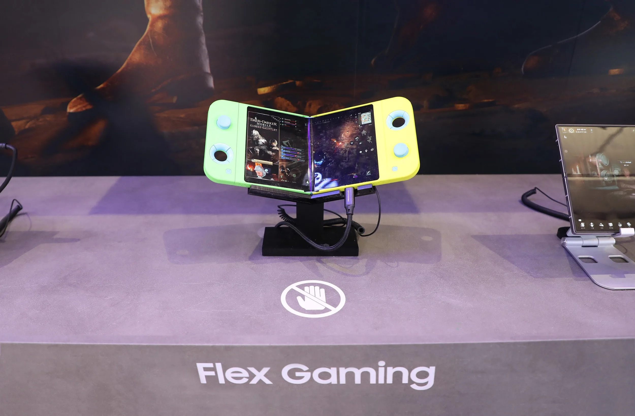 MWC 2025 : Samsung Flex Gaming, la console portable pliable qui veut révolutionner le marché !