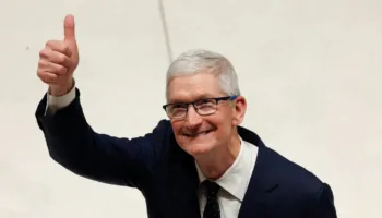 Apple : Tim Cook sous pression avant les résultats du Q2 2025