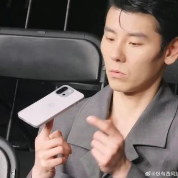 OnePlus 13T : Le smartphone compact et surpuissant qui va vous faire craquer !