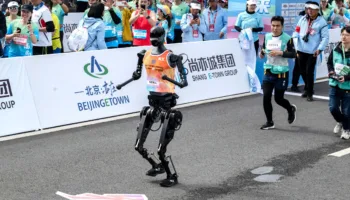 Le futur est là : Des robots humanoïdes courent un semi-marathon