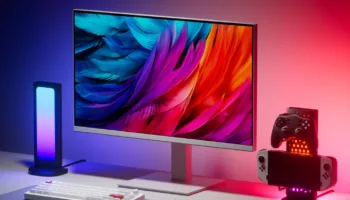 Nanoleaf Pegboard Desk Dock : La lampe de bureau 2.0 qui fait tout !